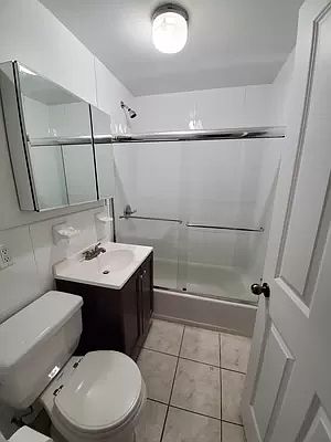 5th image of 20-50 29th St #1R
