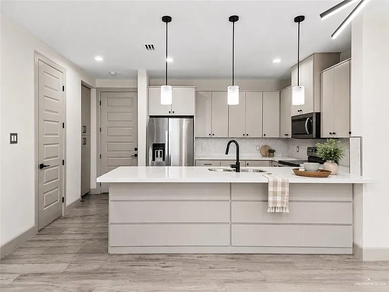 207 Canary Ave — Photo 6