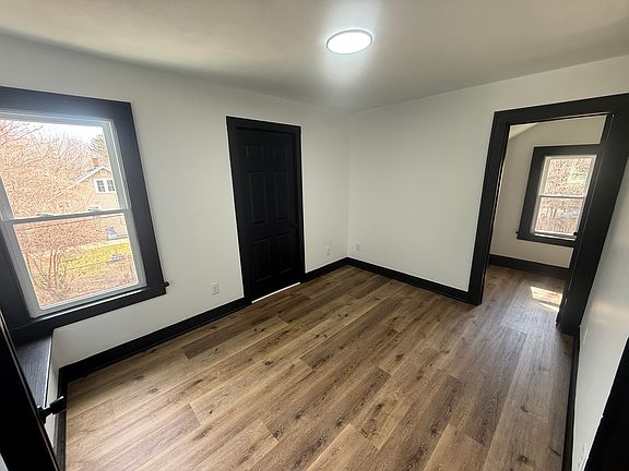 5th image of 7317 Sheridan Rd