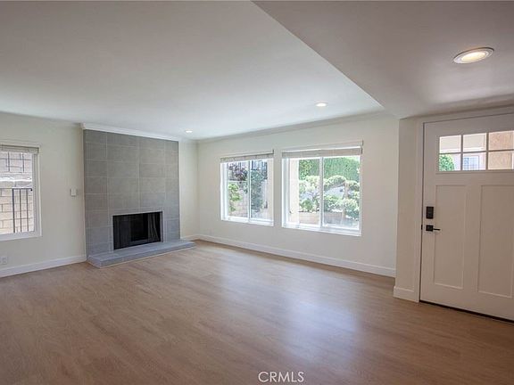 4th image of 2933 Oakwood Ln