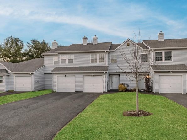 903 Sara Circle, Port Jefferson Station, NY 11776