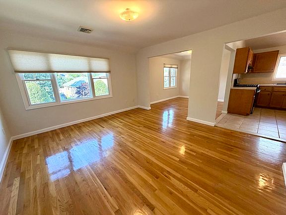 3rd image of 15724 20th Rd Floor 2