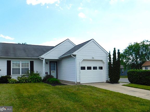 2nd image of 6979 Arbor Dr