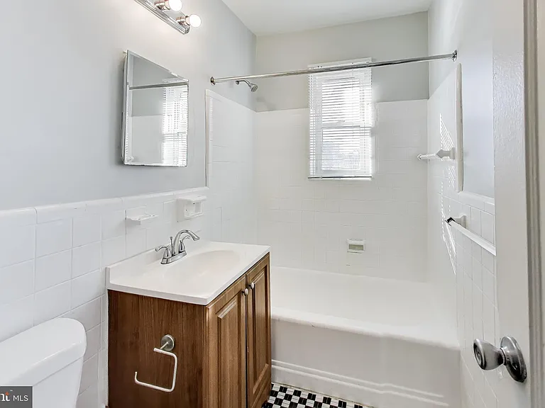 1726 N Quinn St #208 — Photo 13