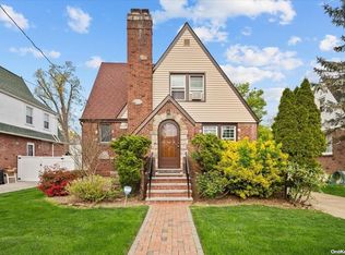 1633 Victoria St, Baldwin, NY 11510