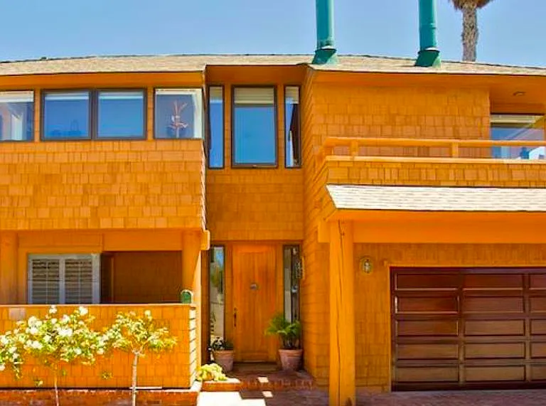 2001 Ocean Front — Photo 4