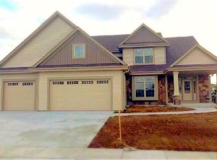1425 Mamerow Ln W, Oconomowoc, WI 53066