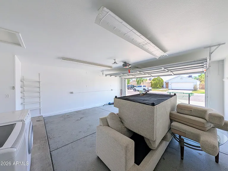 2824 W Angela Dr — Photo 51