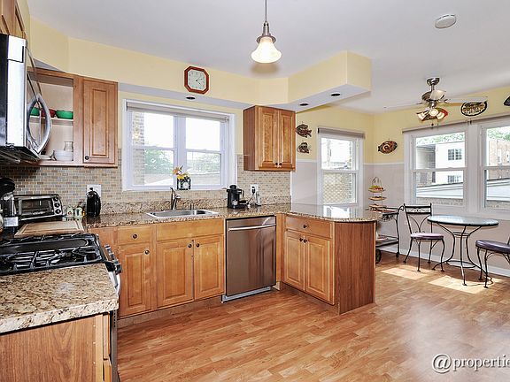 Fl 1 - Kitchen