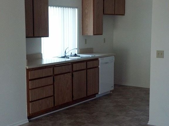 3rd image of 1200 S Sharon Cir APT 10