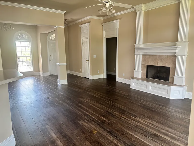 3225 Hammond Dr — Photo 2