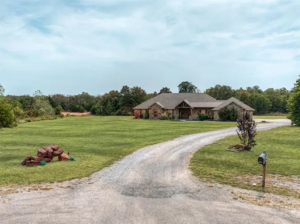 30365 Buck Ln, McLoud, OK 74851