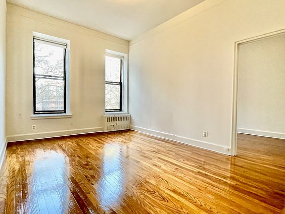 3rd image of 138 W 92nd St #3A