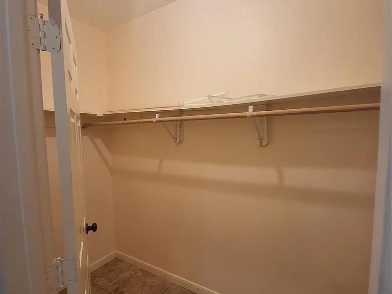 1904 Kansas St — Photo 15