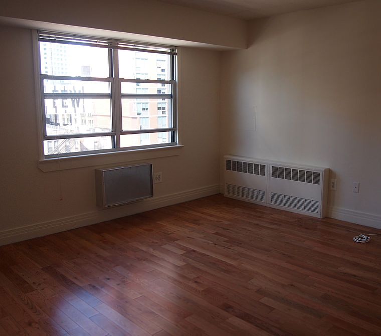 2nd image of 200 Schermerhorn St APT 825