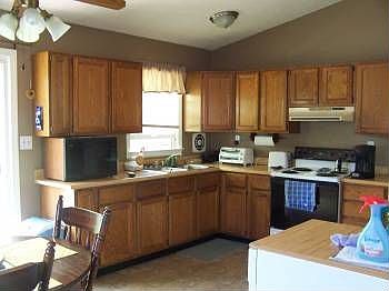 5th image of 2820 Rockhaven Ave
