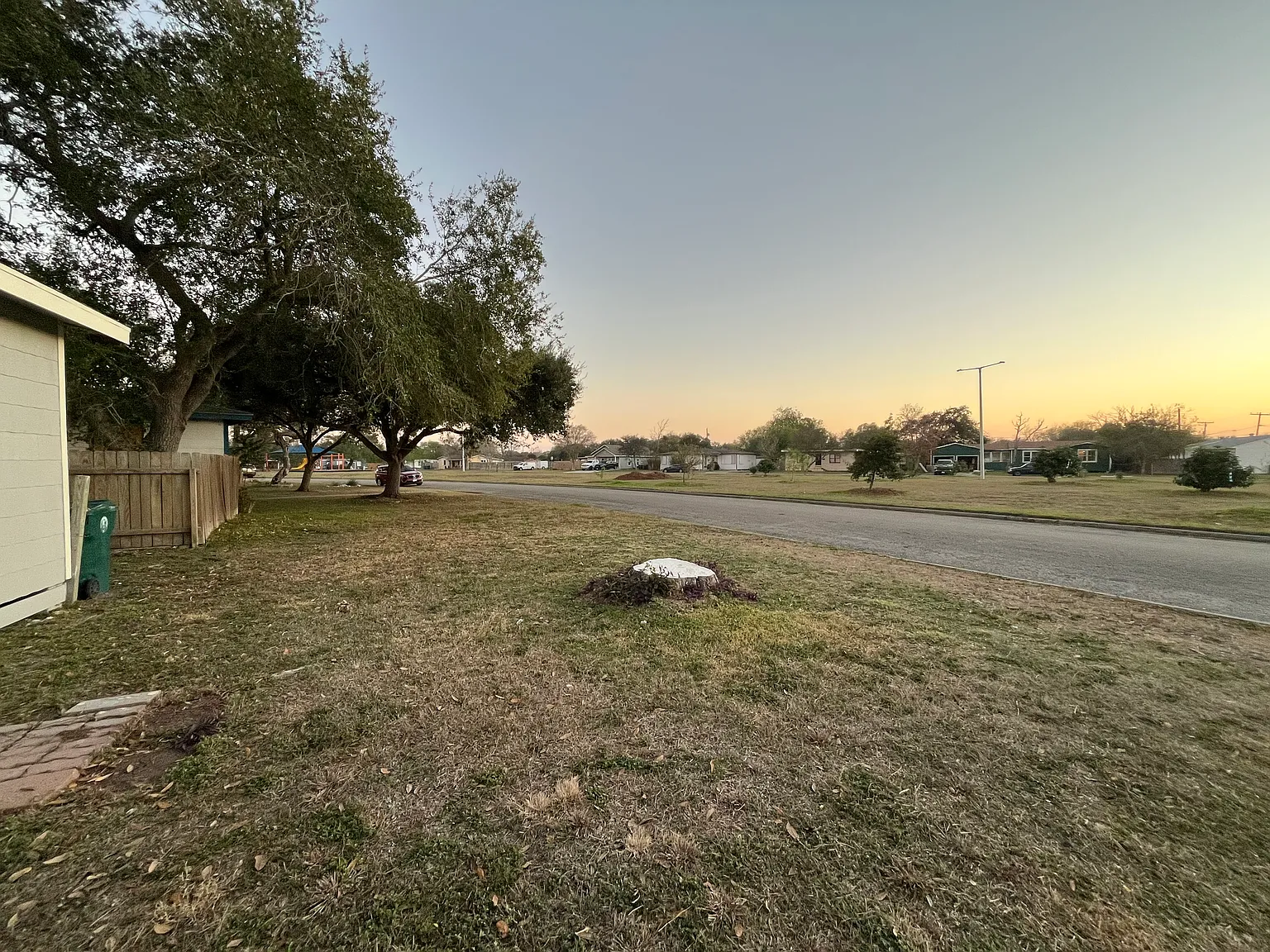 2 bed, 800 sqft, $1,350 — Photo 3