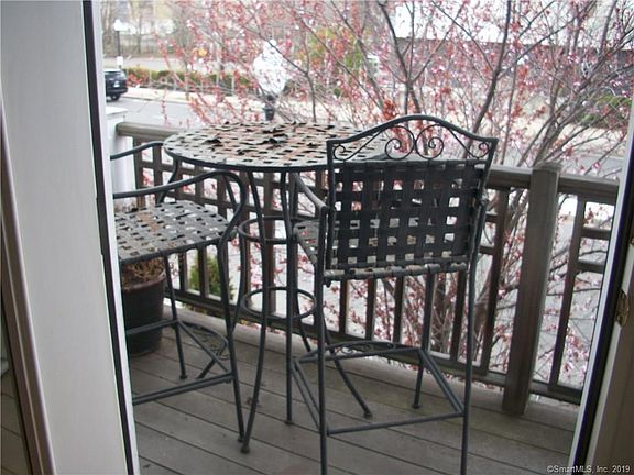 3rd image of 3250 Fairfield Ave APT 226