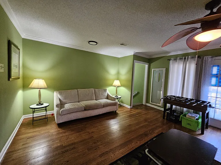 2566 Vauxhall Pl — Photo 8