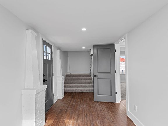 4th image of 553 4th St SE