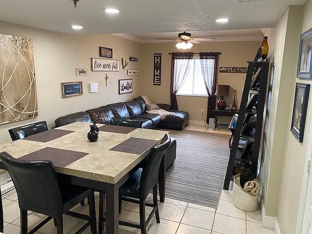 2 bed, 2.5 bath, 1150 sqft, $2,500 — Photo 2