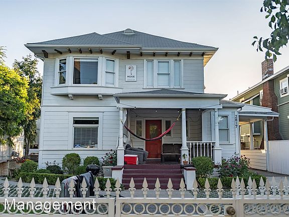 4th image of 2817 Orchard Ave #2819