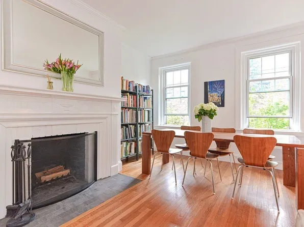 315 Tappan St APT 3, Brookline, MA 02445