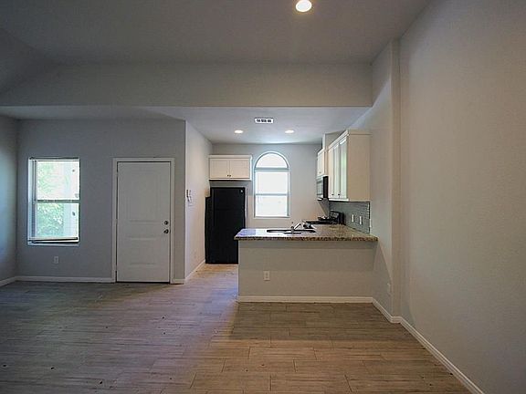 4th image of 3702 Wylie St Unit A