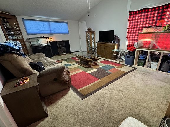 2nd image of 142 Hoover Ct