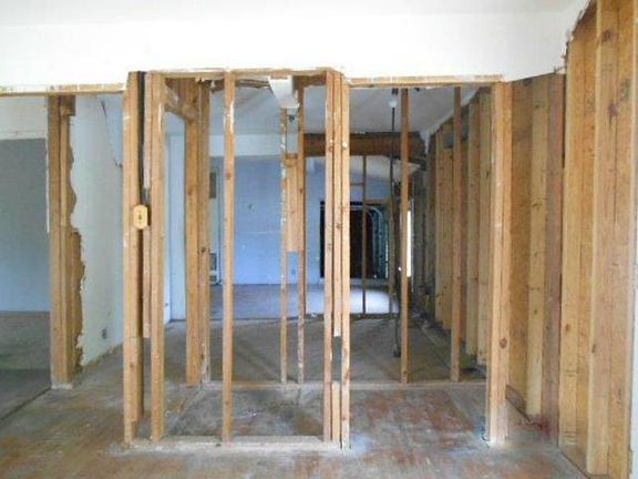 3rd image of 330 Adams Dr