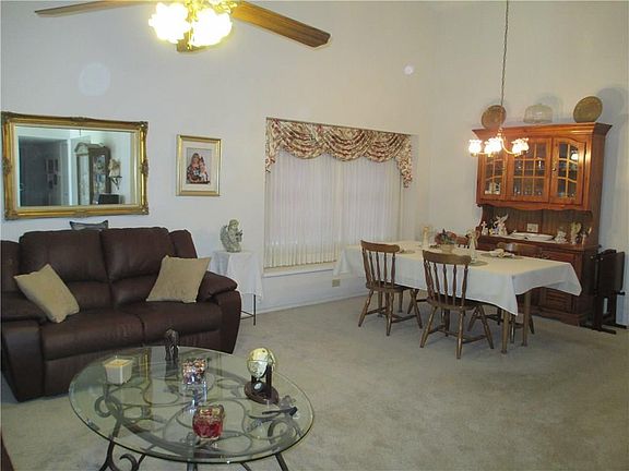 4th image of 605 Redwood Dr