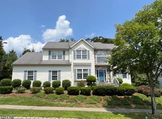 16 Fox Chase Ln, Ledgewood, NJ 07852
