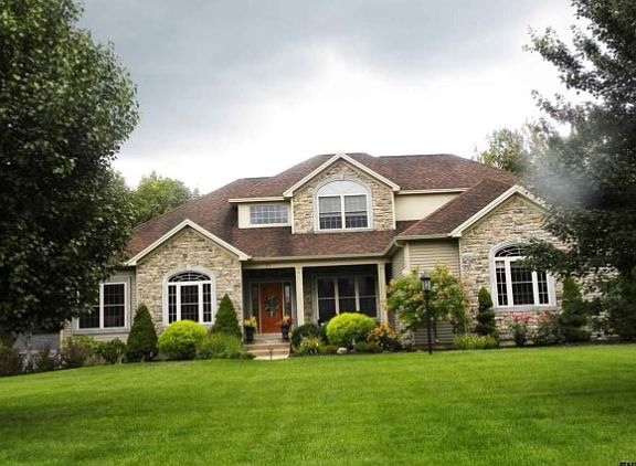 4th image of 10 Stoney Heights Ct