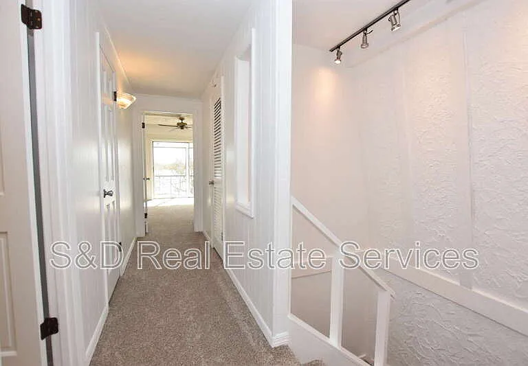 2221 9th St SE — Photo 20