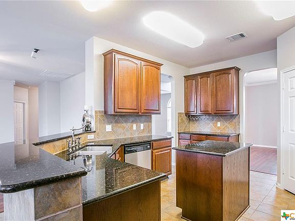 5th image of 513 Weeping Willow Dr