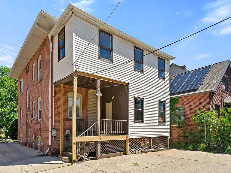 2051 E 72nd Pl — Photo 15