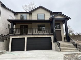 11016 241a St, Maple Ridge, BC V2W2C9