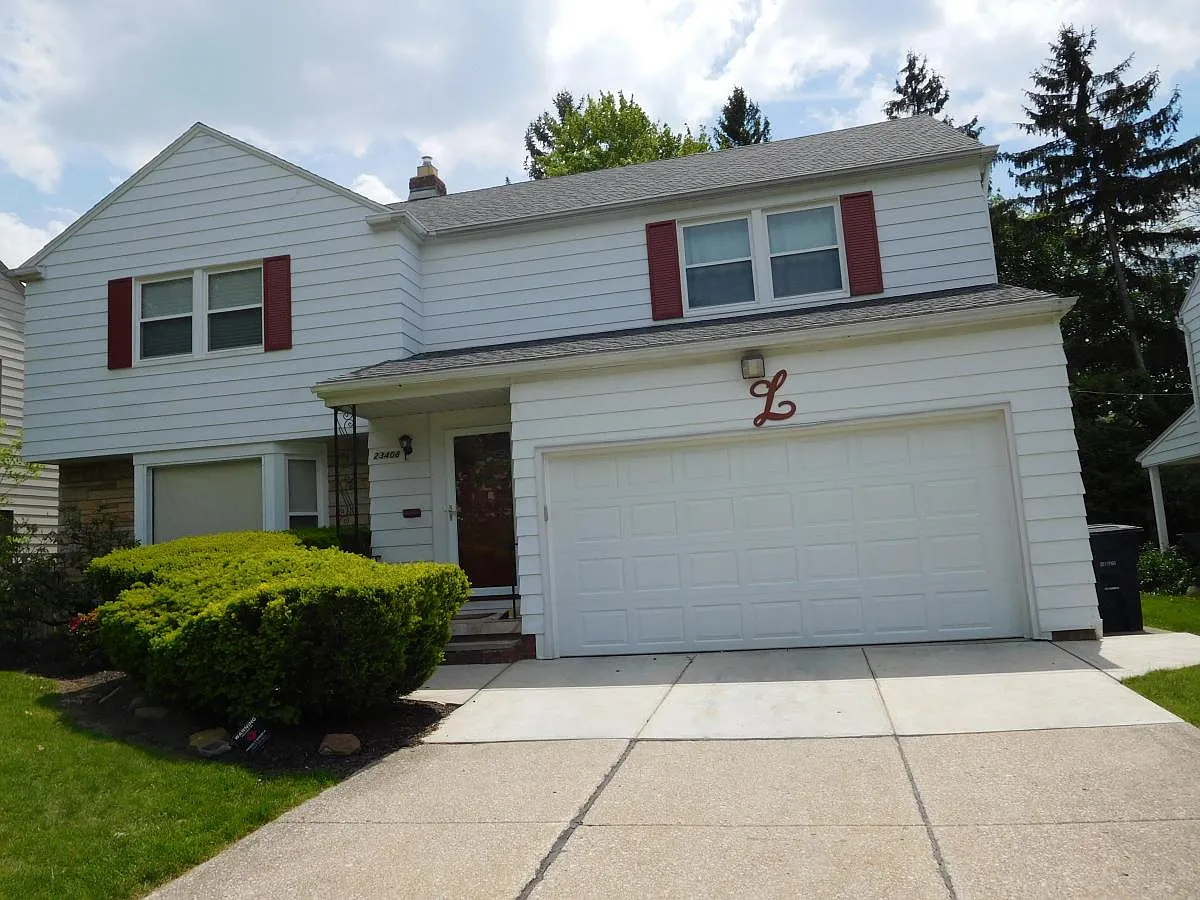 23408 Greenlawn Ave photo 1