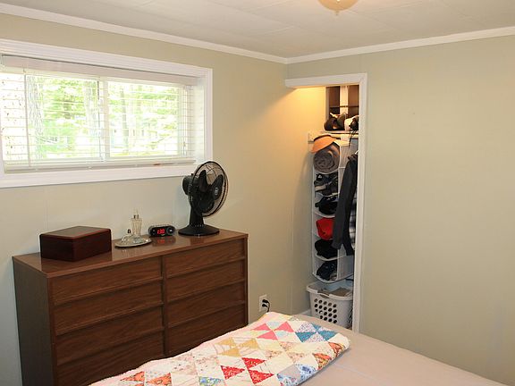 3rd image of 110 Walnut Ave