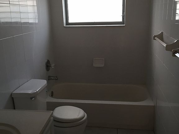 5th image of 1855 NE 121st St APT 3