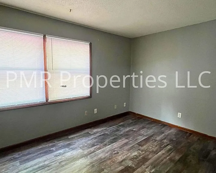 629 Franklin Ave — Photo 3