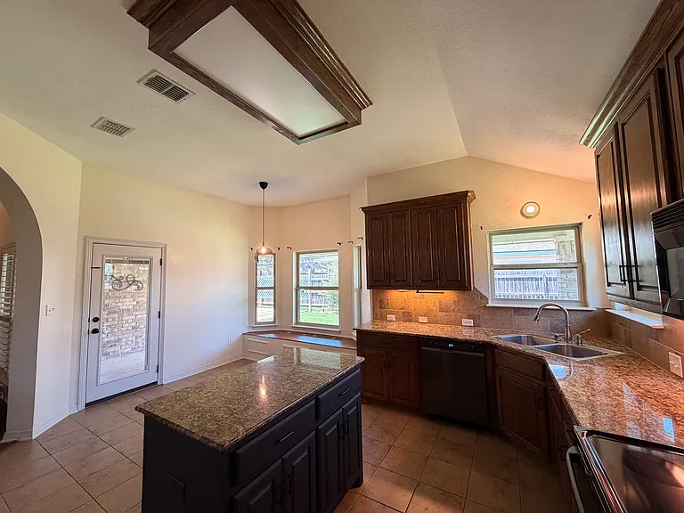 3116 Sarita Cv — Photo 16