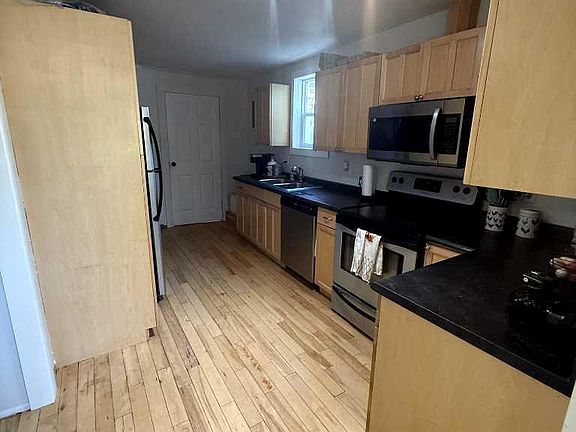 4th image of 4924 58th Ave