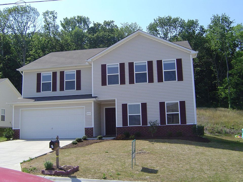 Great Exterior Design, low maintenence, new landscaping 