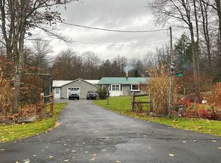 2199 Little Billy Ln, Tobyhanna, PA 18466