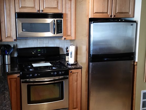 4th image of 225 Brookfield Ave
