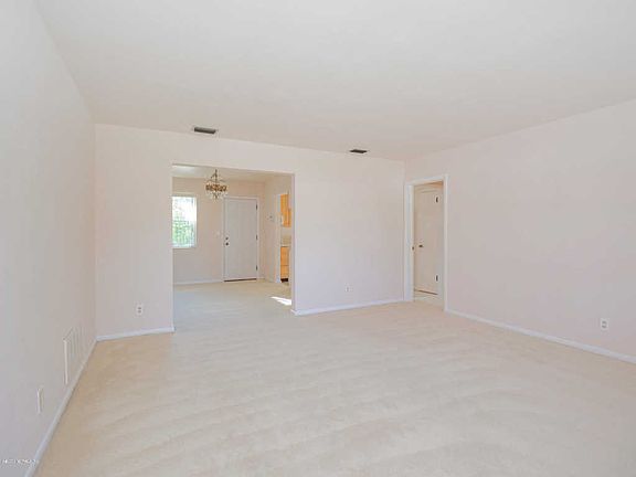 4th image of 3122 Honeywood Dr
