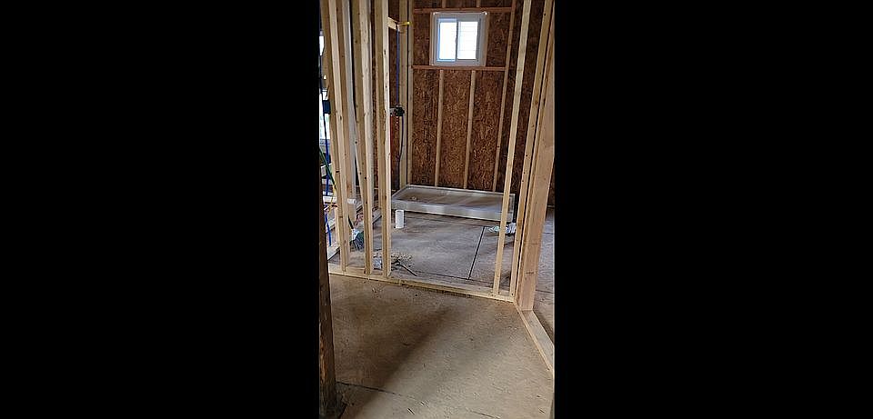 2nd image of 1738 Cliffview Rd