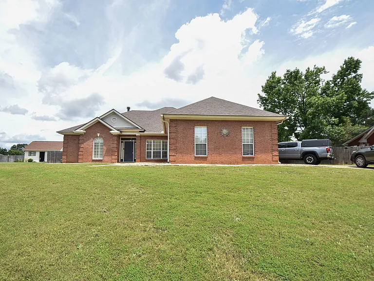 1691 Rambling Brook Ln — Photo 12