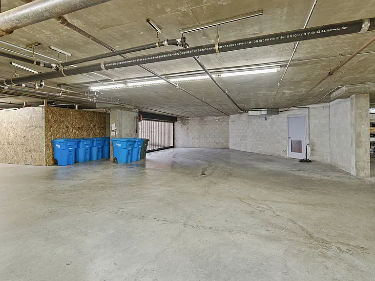 58 E Poplar Ave #5 — Photo 21